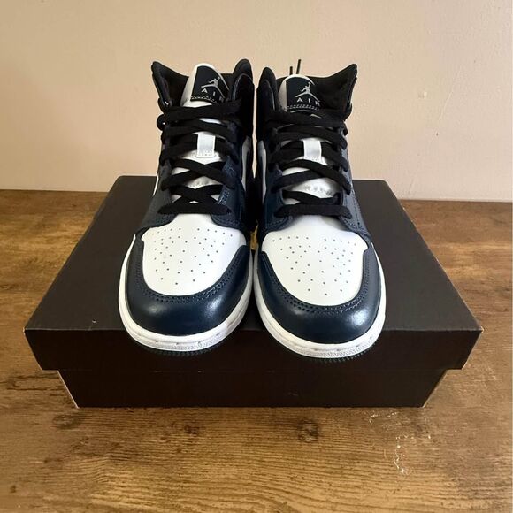Jordan 1 Mid ‘Armory Navy’ (GS) size 5.5Y/7W - Picture 4 of 10